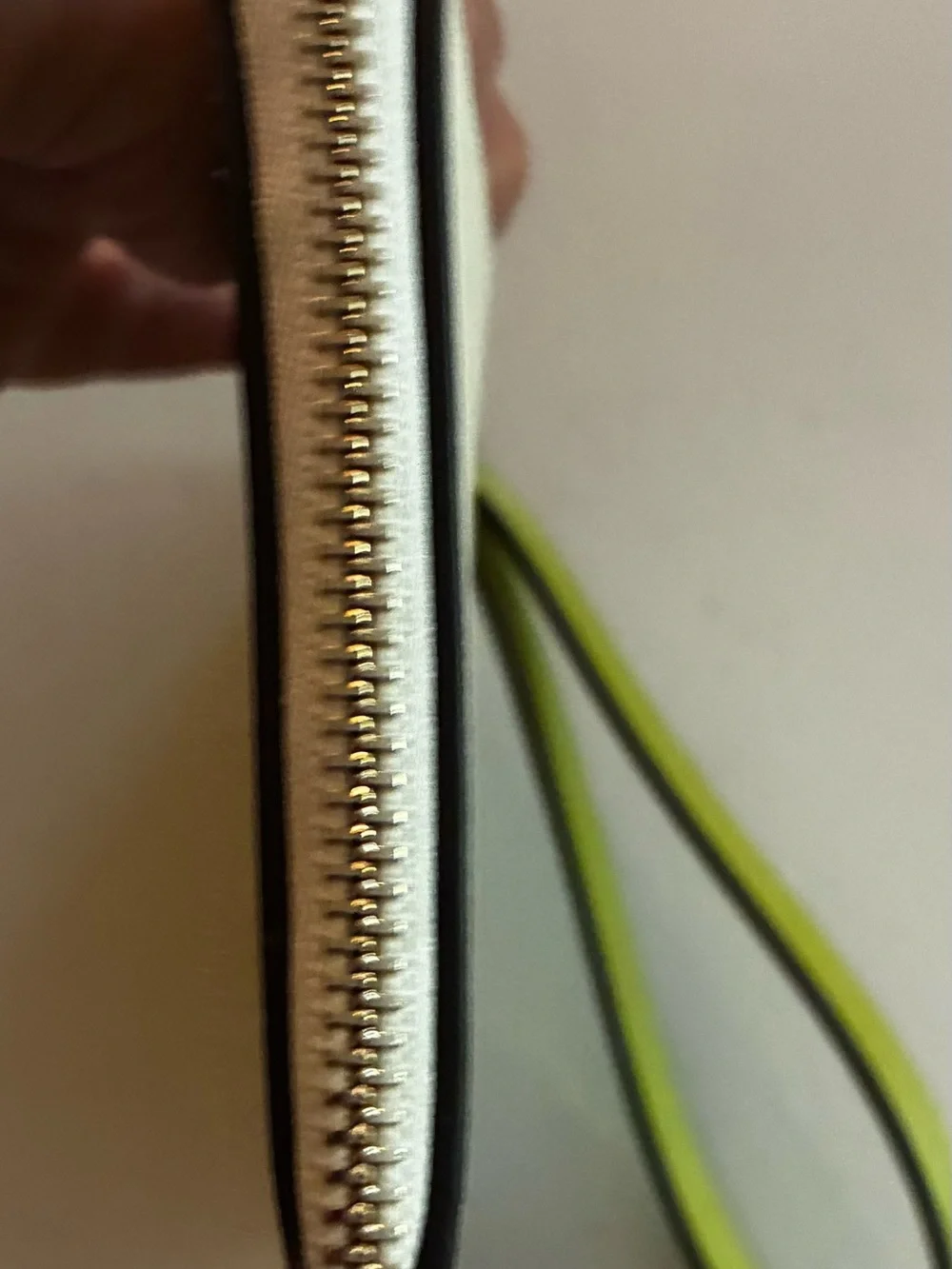 Kate Spade NWOT Lucy Lime Green Ivory Leather L-Zip Wristlet/Wallet orig $139